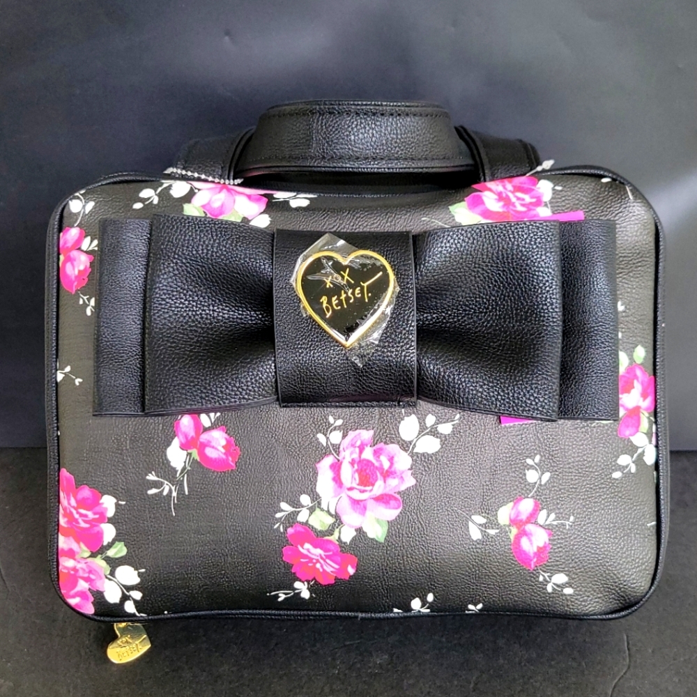 NWT Betsey Johnson Cosmetic Case